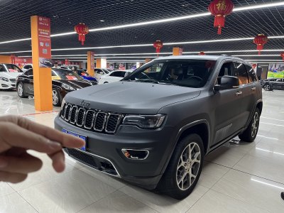 2019年12月 Jeep 大切諾基(進(jìn)口) 3.0L 精英導(dǎo)航版圖片