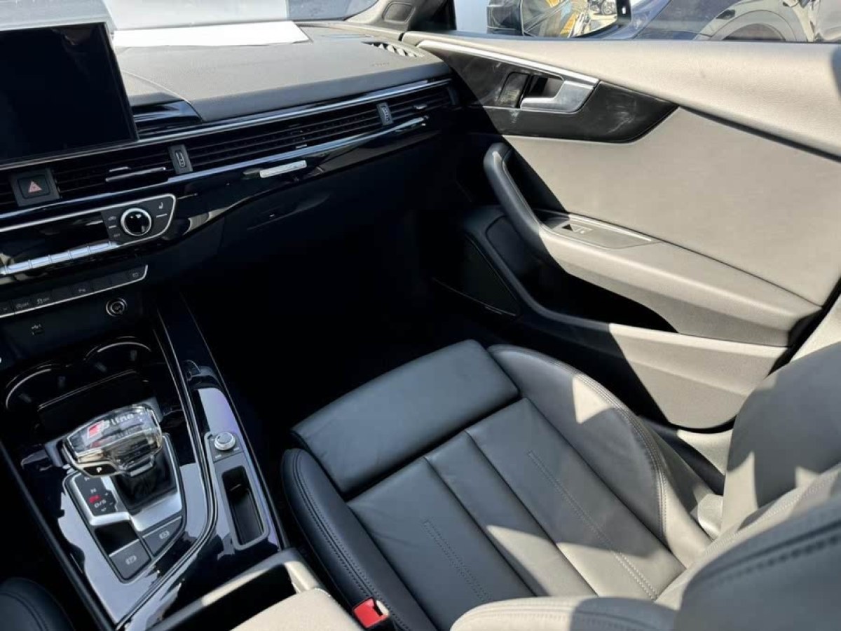 奧迪 奧迪A5  2024款 Sportback 40 TFSI quattro 豪華動感型圖片