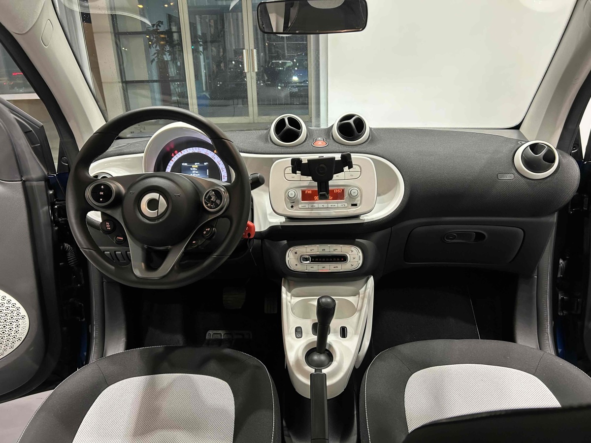 smart fortwo  2015款 1.0L 52千瓦硬頂激情版圖片