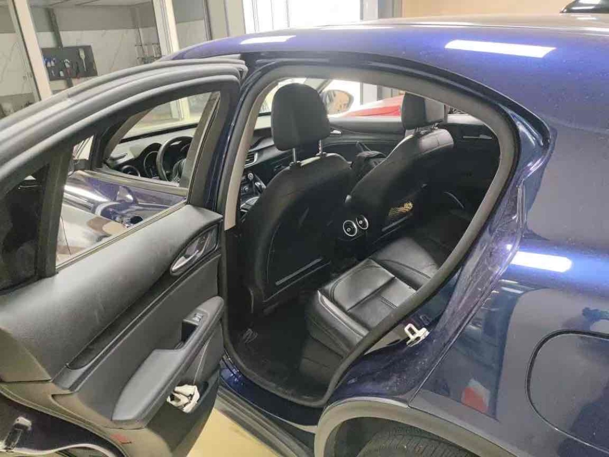 阿爾法·羅密歐 Stelvio  2017款 2.0T 200HP 精英版圖片