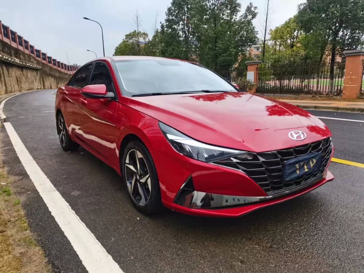 现代 伊兰特  2021款 15l lux尊贵版图片