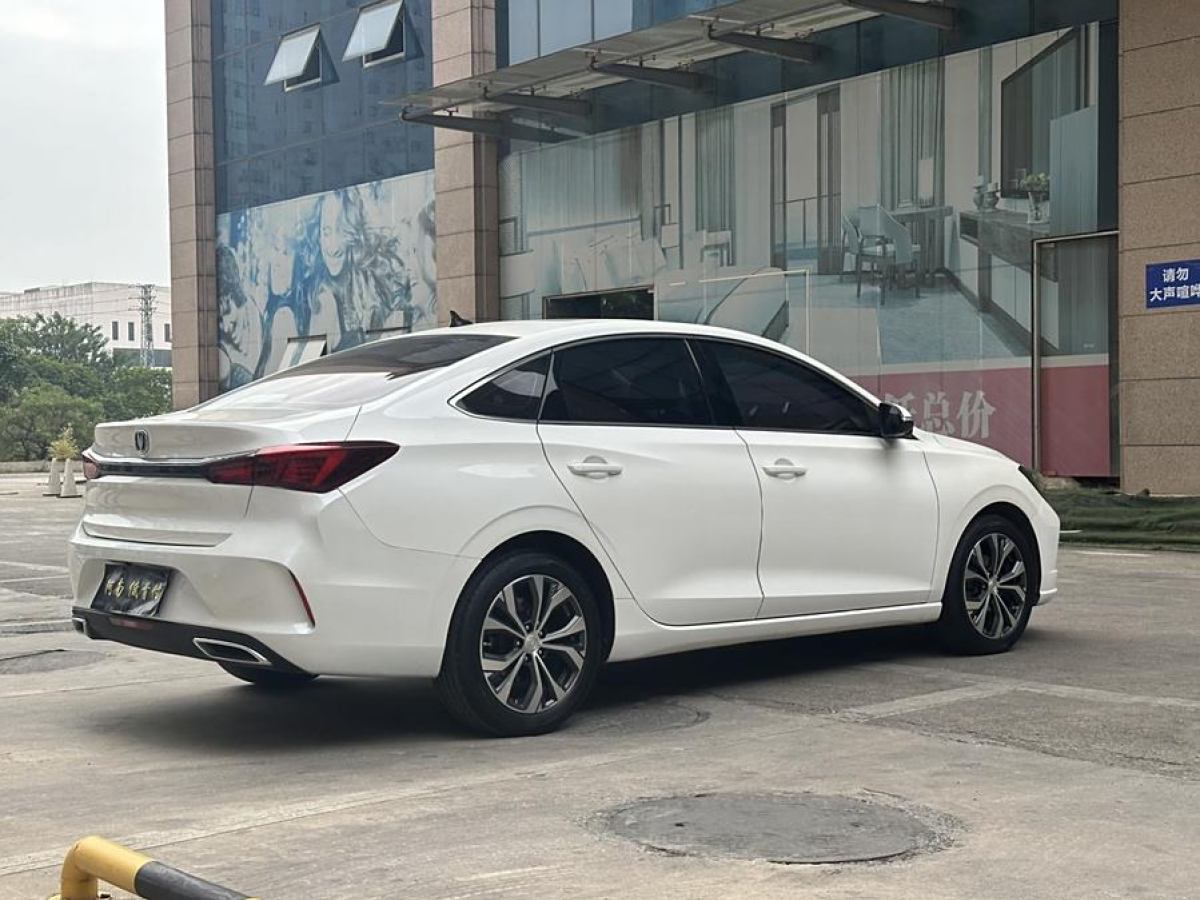 長(zhǎng)安 逸動(dòng)  2021款 PLUS 藍(lán)鯨NE 1.4T GDI DCT旗艦型圖片