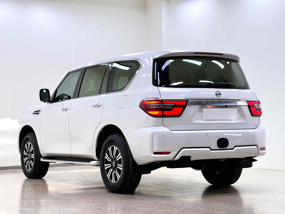 日產(chǎn) 途樂  2018款 4.0L 鉑金型圖片