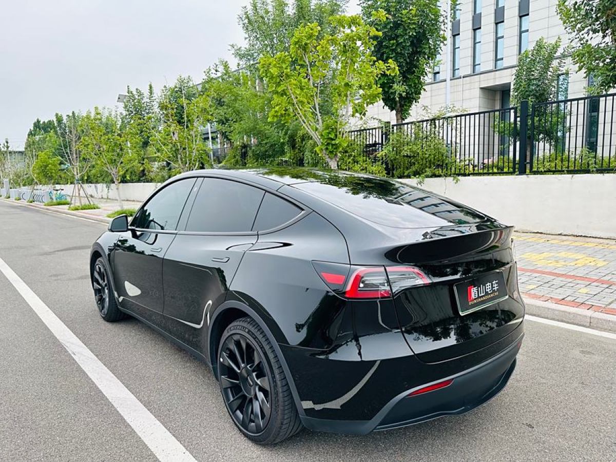 特斯拉 Model Y  2021款 改款 標(biāo)準(zhǔn)續(xù)航后驅(qū)升級(jí)版圖片