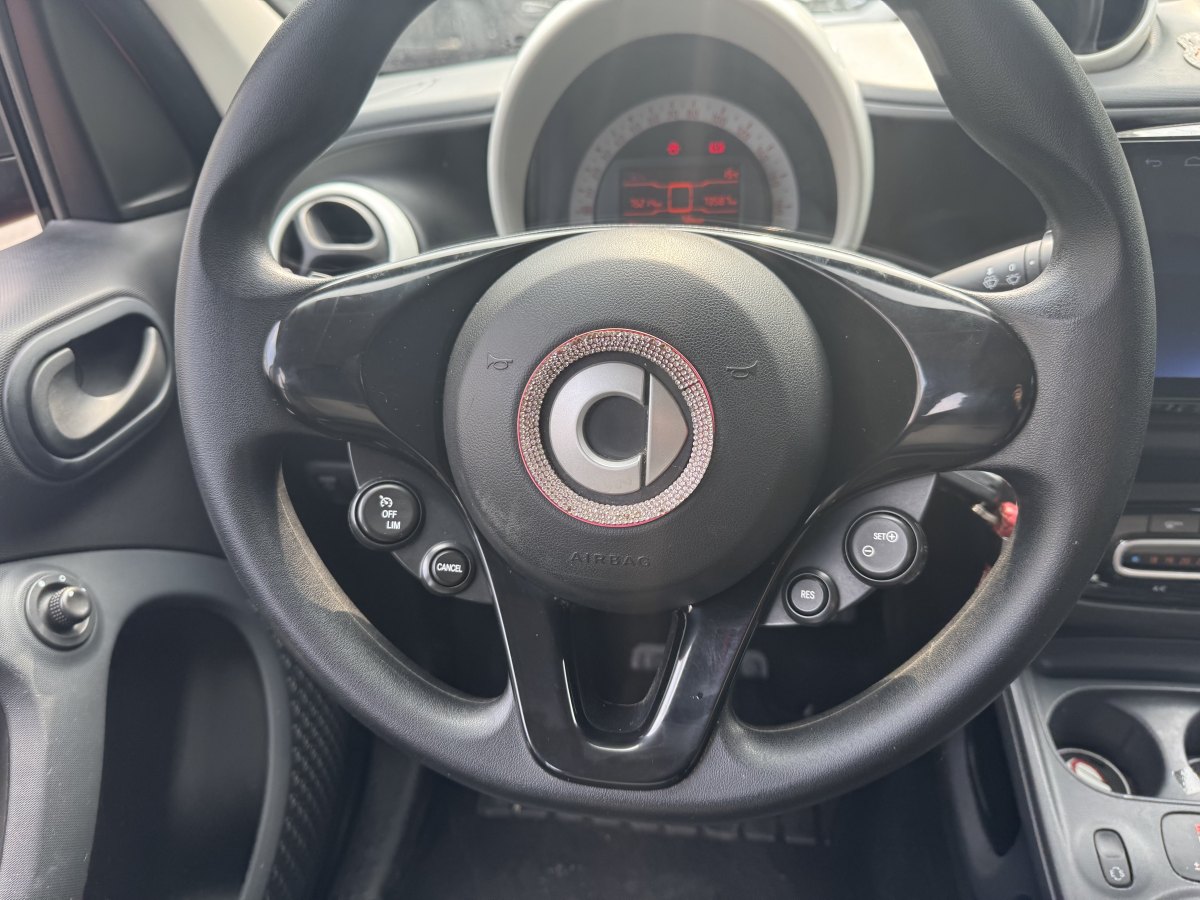 smart forfour  2016款 1.0L 52千瓦靈動(dòng)版圖片