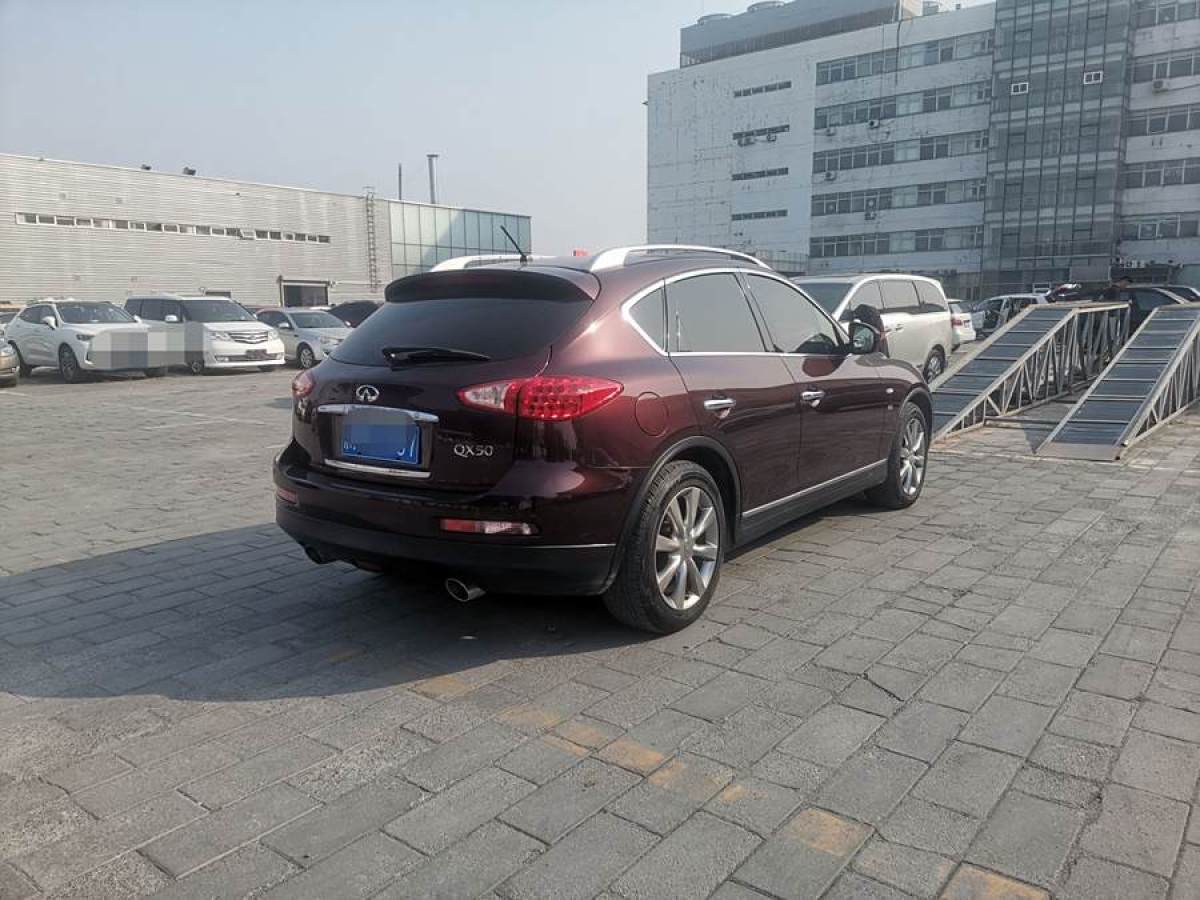 英菲尼迪 QX50  2013款 2.5L 四驅(qū)優(yōu)雅版圖片