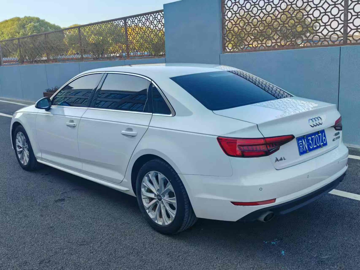 奧迪 奧迪A4L  2017款 40 TFSI 進(jìn)取型圖片