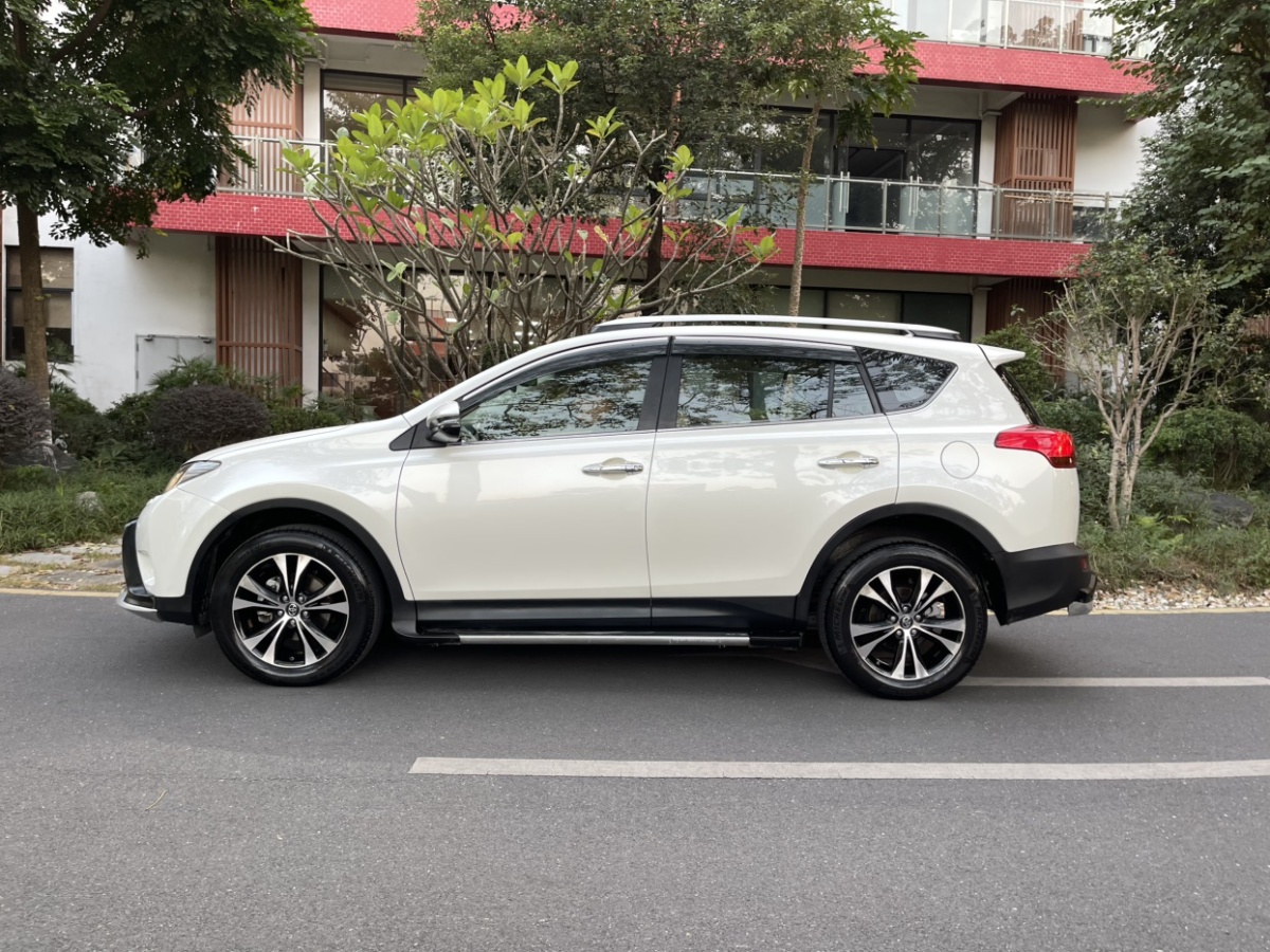 豐田 RAV4榮放  2015款 2.5L 自動四驅(qū)豪華版圖片