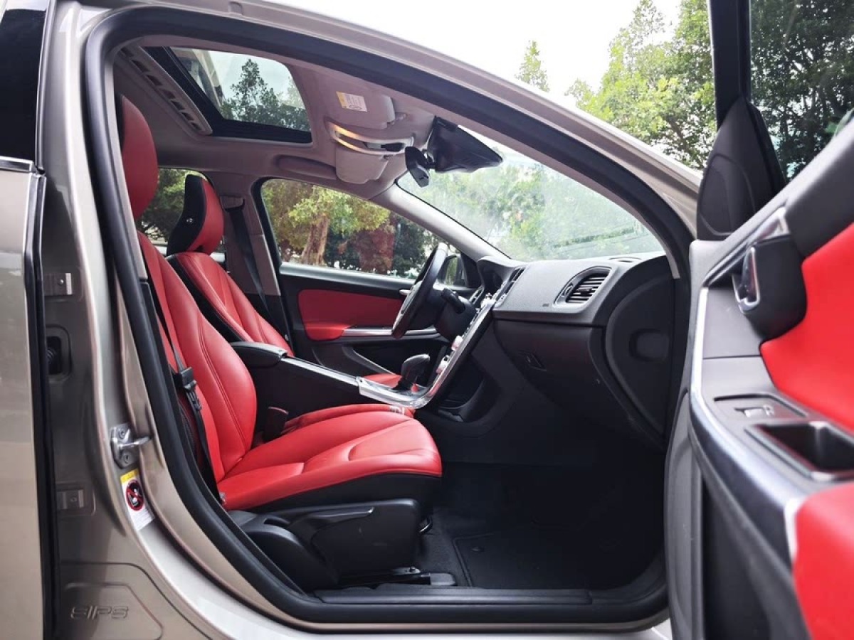 沃爾沃 S60  2016款 S60L 1.5T T3 智行版圖片