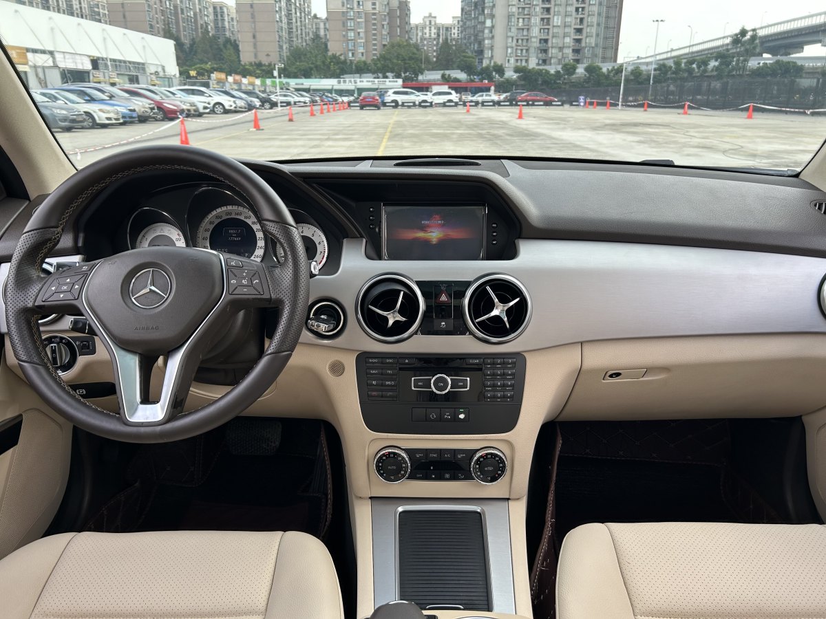 奔馳 奔馳GLK級(jí)  2014款 GLK 260 4MATIC 動(dòng)感型圖片