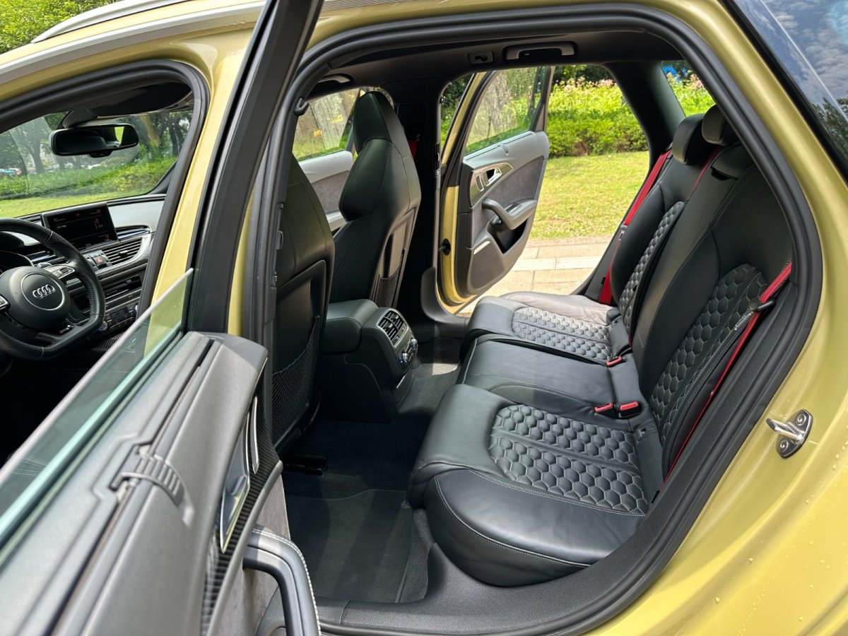 奥迪 奥迪RS 6  2018款 RS 6 4.0T Avant尊享运动限量版图片