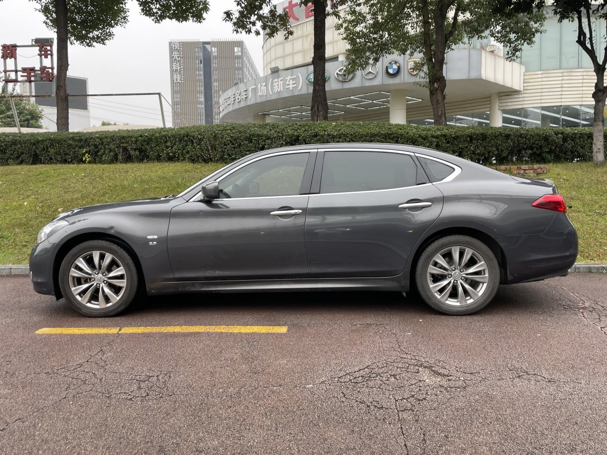 英菲尼迪 Q70  2013款 Q70L 2.5L 舒適版圖片