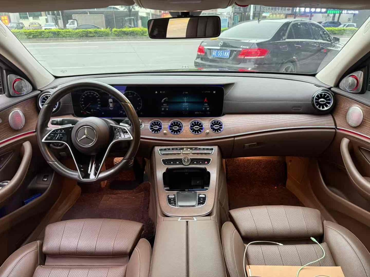 奔馳 奔馳E級  2022款 改款二 E 300 L 豪華型圖片