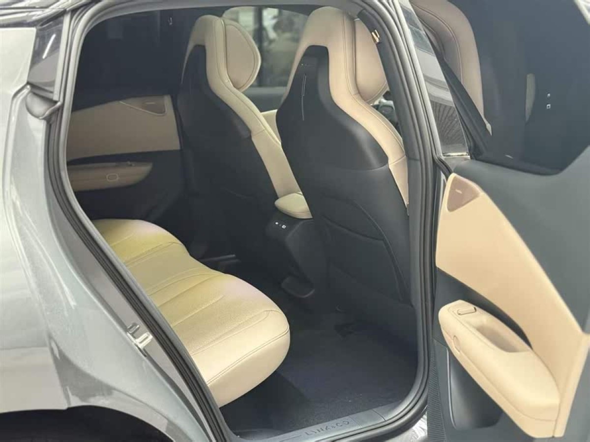 領(lǐng)克 領(lǐng)克Z10  2025款 71kWh 602km后驅(qū)Pro圖片