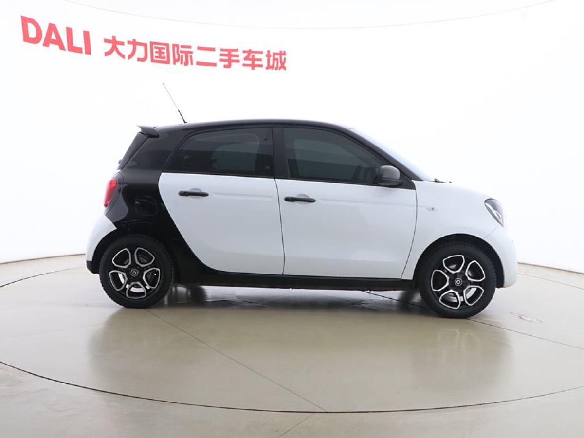 smart forfour  2018款 1.0L 52千瓦靈動(dòng)版圖片