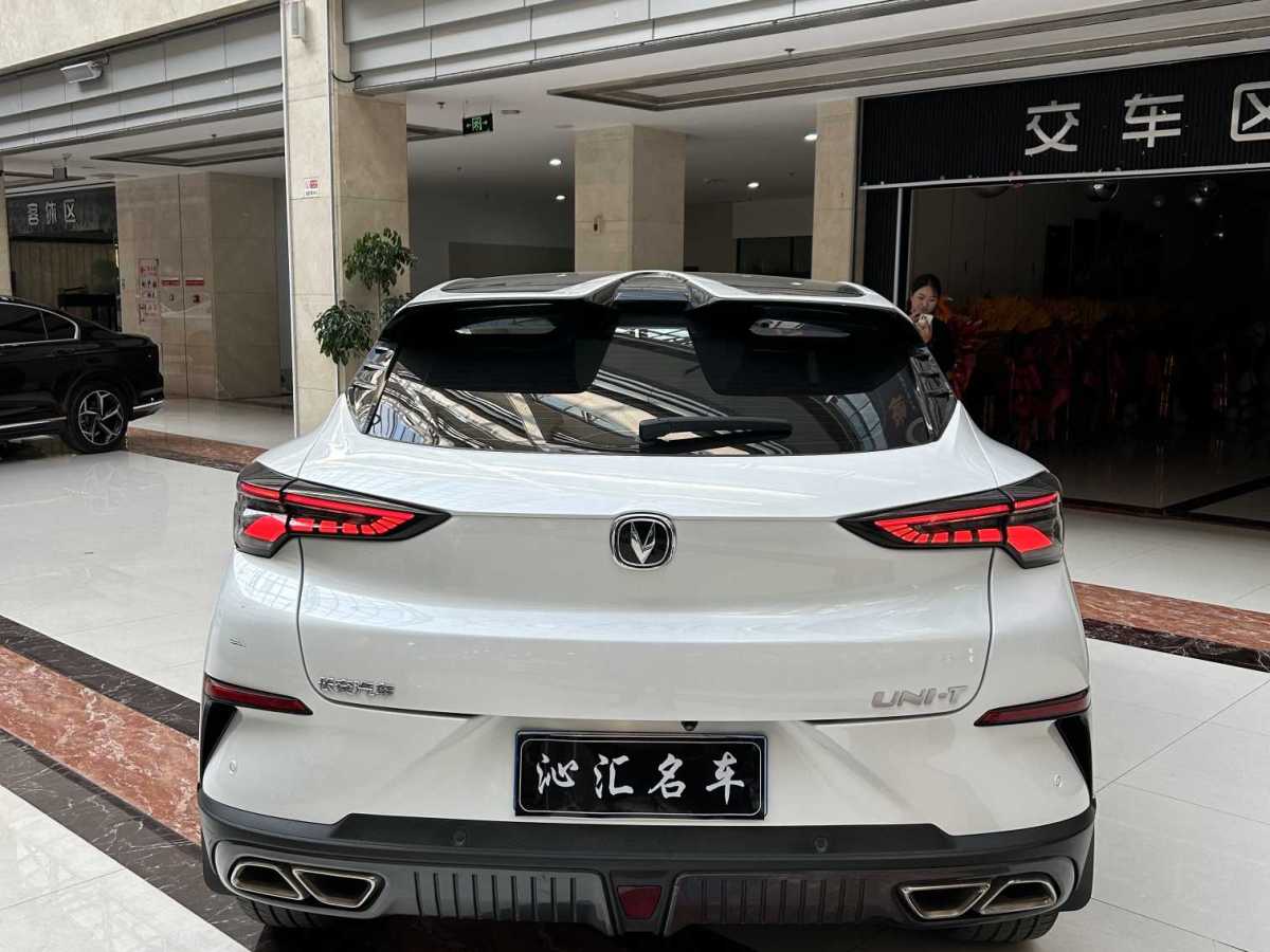 長(zhǎng)安 UNI-T  2021款 1.5T 運(yùn)動(dòng)版 旗艦型圖片