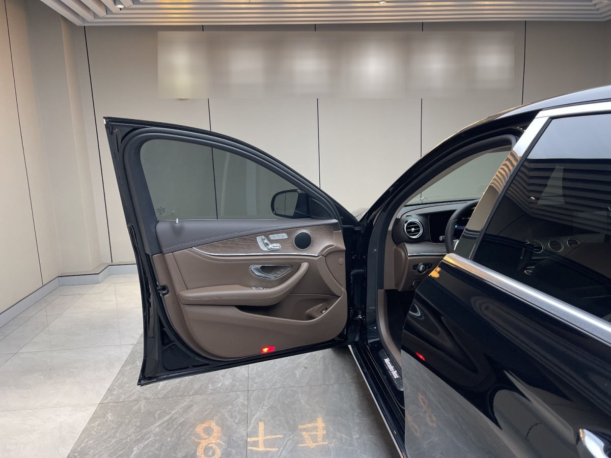 奔馳 奔馳E級(jí)  2021款 改款 E 300 L 時(shí)尚型圖片