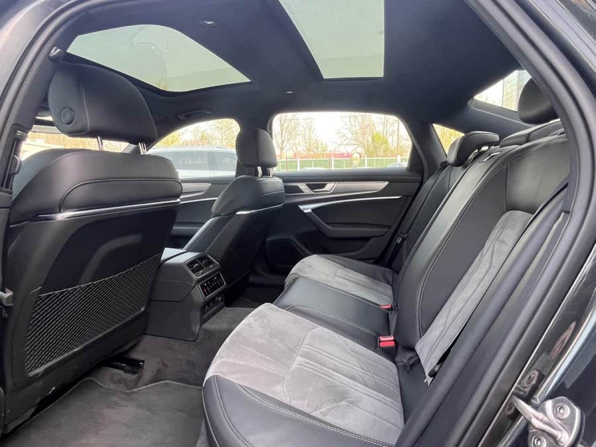 奧迪 奧迪A6L  2024款 45 TFSI 臻選動感型圖片