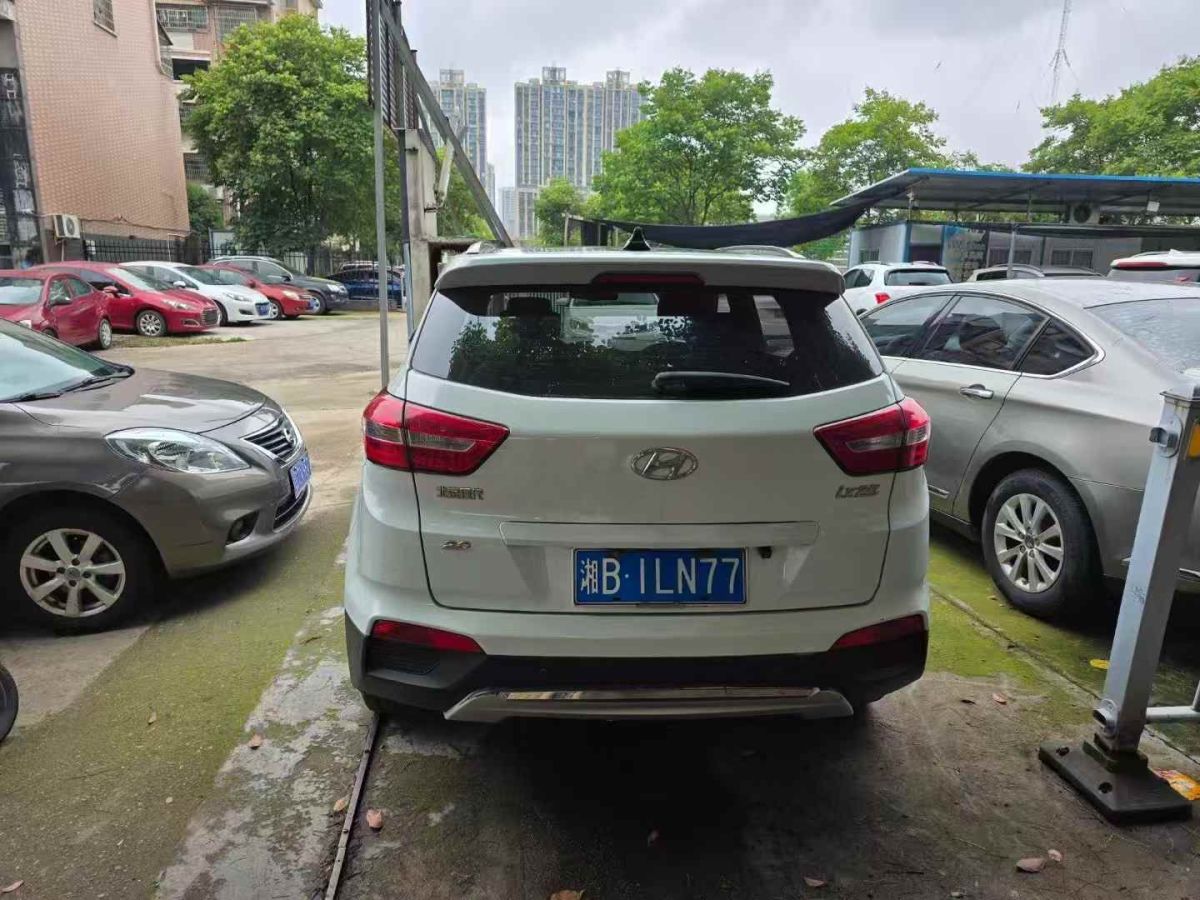 現(xiàn)代 ix25  2015款 1.6L 自動(dòng)兩驅(qū)時(shí)尚型GS圖片
