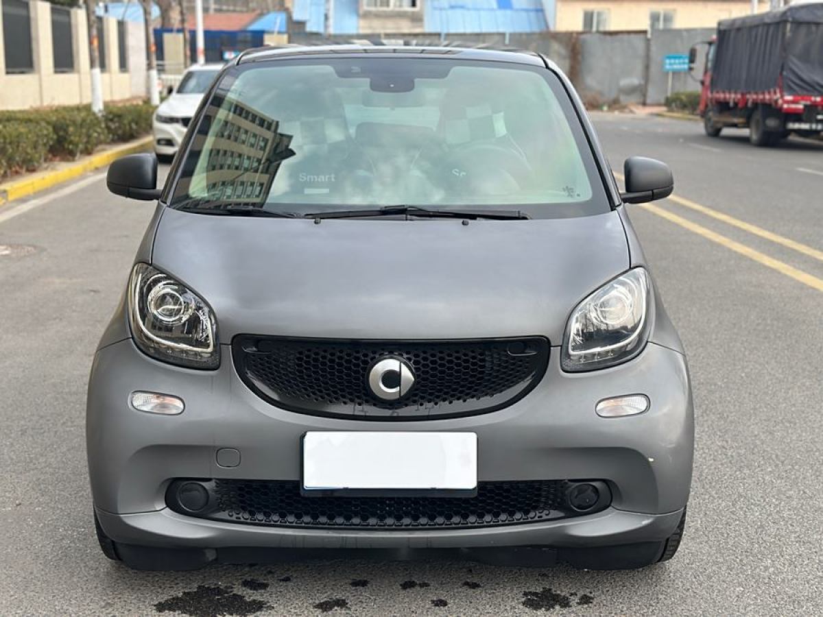 smart fortwo  2019款 0.9T 66千瓦硬頂風(fēng)擎版 國(guó)VI圖片