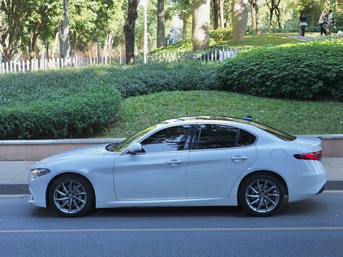 阿爾法·羅密歐 Giulia  2017款 2.0T 280HP 豪華版圖片