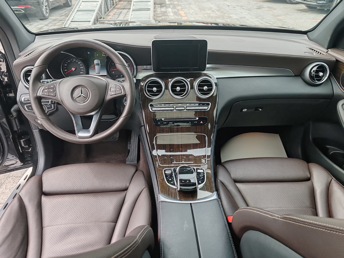 奔馳 奔馳GLC  2018款 改款 GLC 260 4MATIC 豪華型圖片