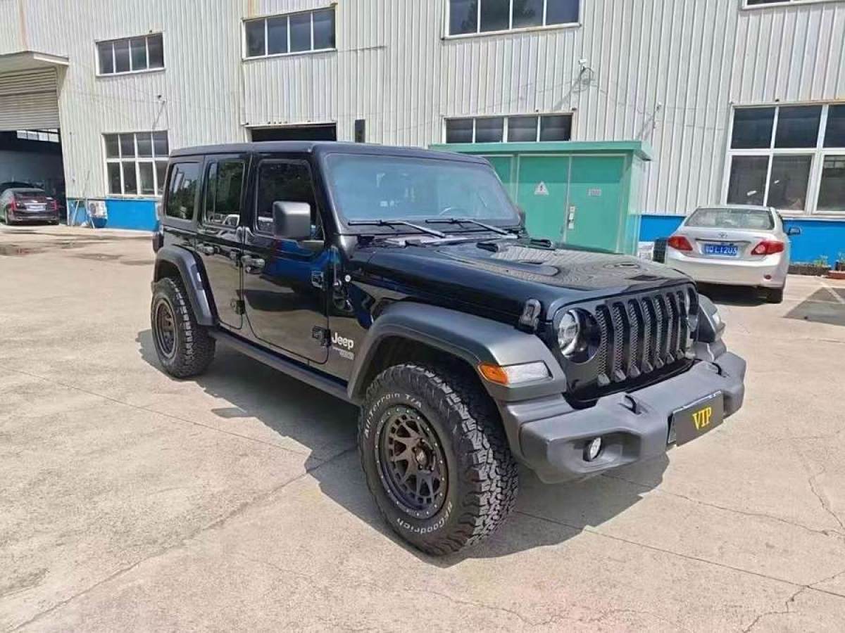 Jeep 牧马人  2019款 2.0T Sahara 四门炫顶版 国VI图片