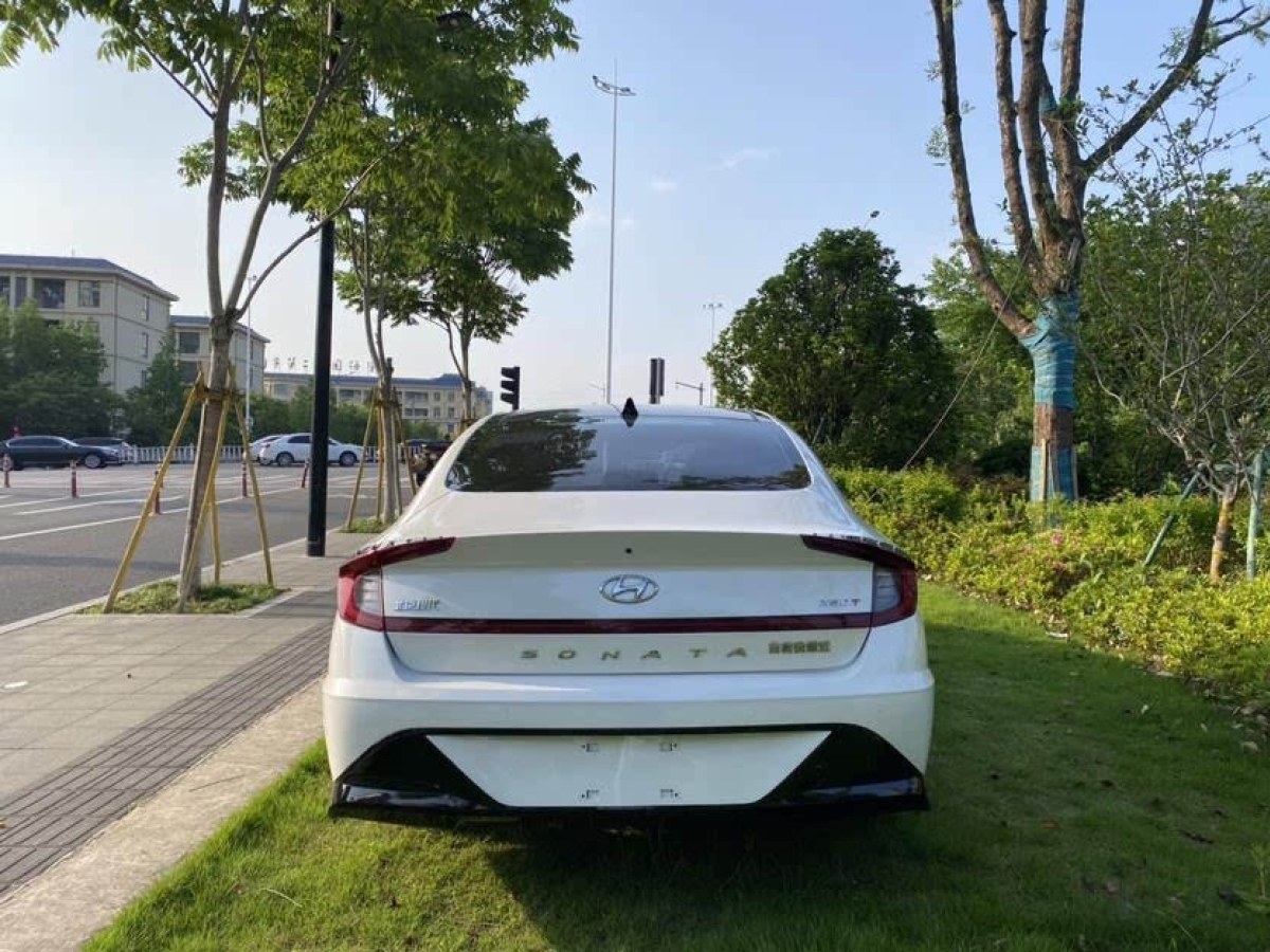 現(xiàn)代 索納塔  2020款 改款 270TGDi GL DCT領(lǐng)先版圖片