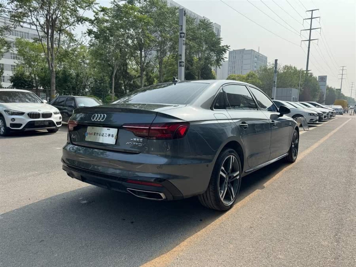 奧迪 奧迪A4L  2022款 40 TFSI 豪華動(dòng)感型圖片