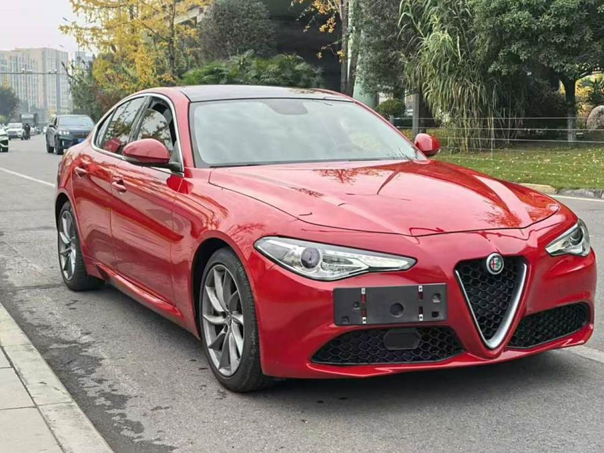 阿爾法·羅密歐 Giulia  2017款 2.0T 200HP 豪華版圖片