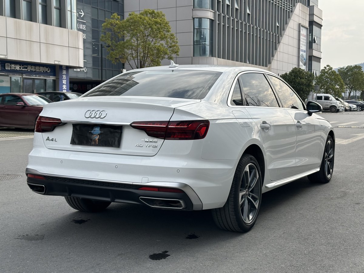 奧迪 奧迪A4L  2022款 40 TFSI 時(shí)尚動(dòng)感型圖片