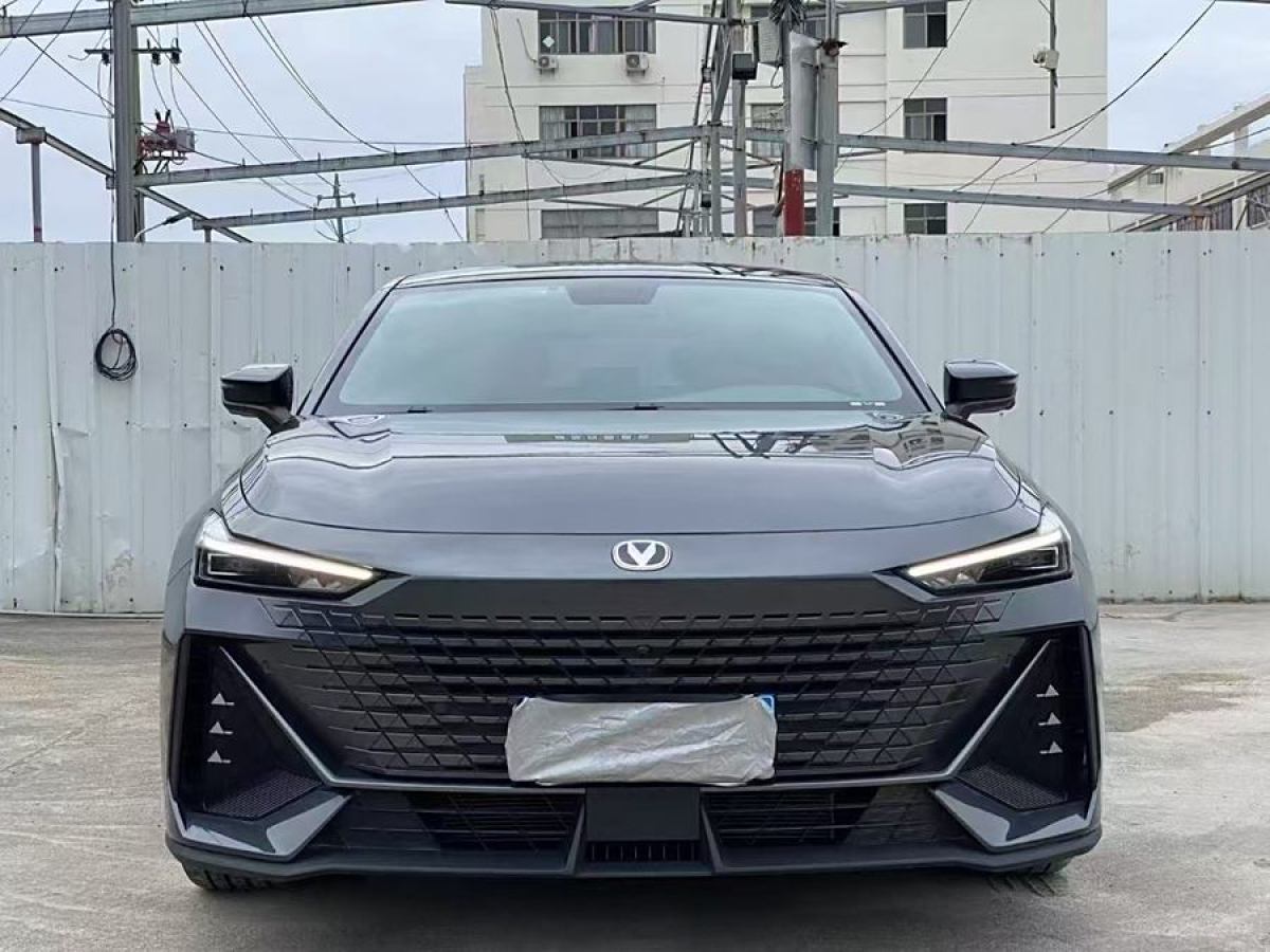 長(zhǎng)安 長(zhǎng)安UNI-V  2022款 1.5T 尊貴型圖片