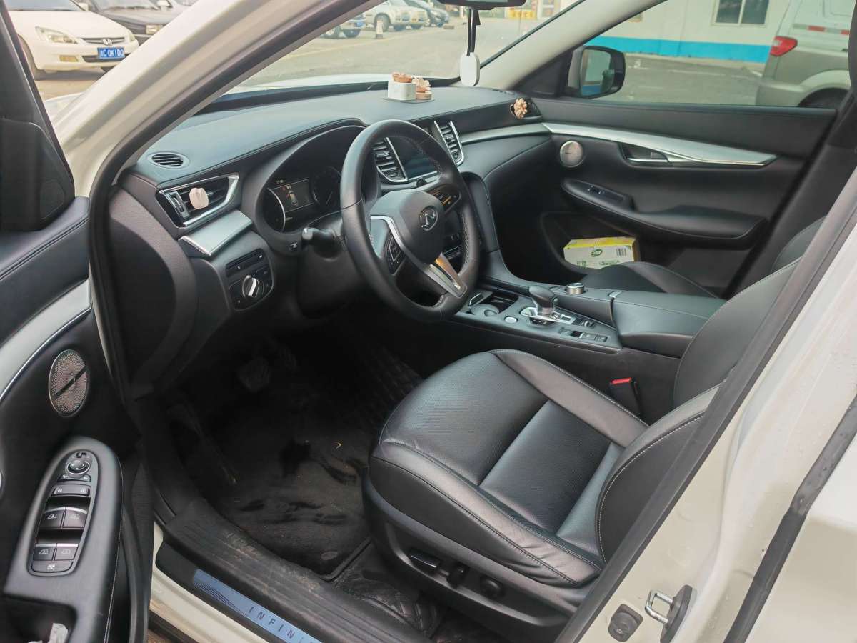 英菲尼迪 QX50  2020款 改款 2.0T 四驅(qū)菁英版圖片