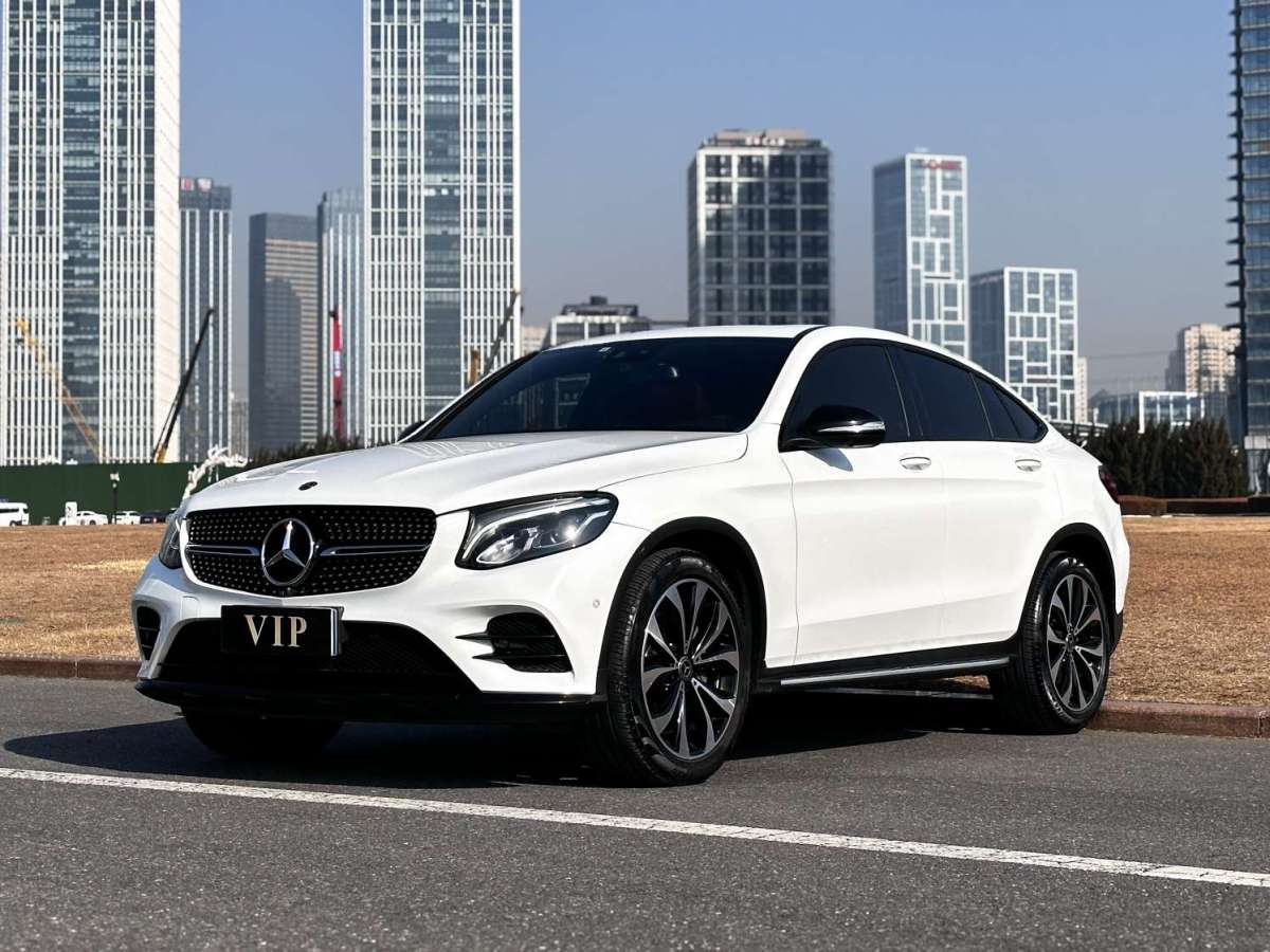 奔馳 奔馳GLC  2022款 改款 GLC 260 4MATIC 轎跑SUV圖片