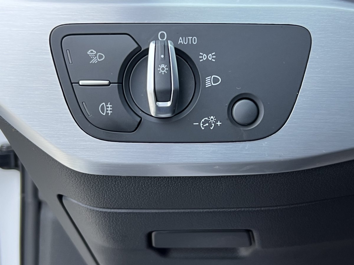 奧迪 奧迪A4L  2022款 40 TFSI 豪華動感型圖片