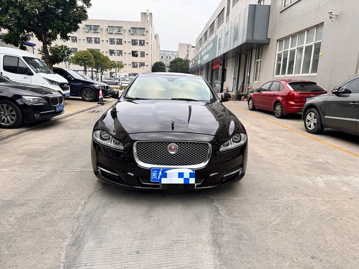 捷豹 XJ  2014款 XJL 3.0 SC 兩驅(qū)全景商務(wù)版圖片