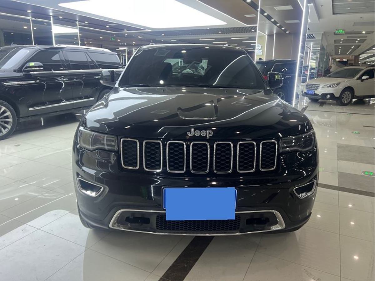 Jeep 大切諾基  2019款 3.0L 精英導(dǎo)航版圖片