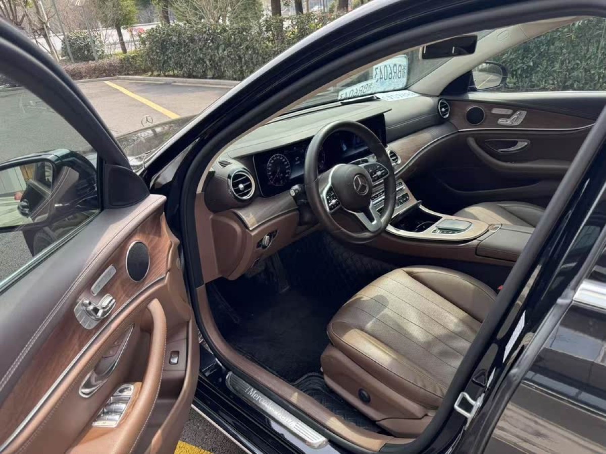 奔馳 奔馳E級  2020款 改款 E 300 L 時尚型圖片