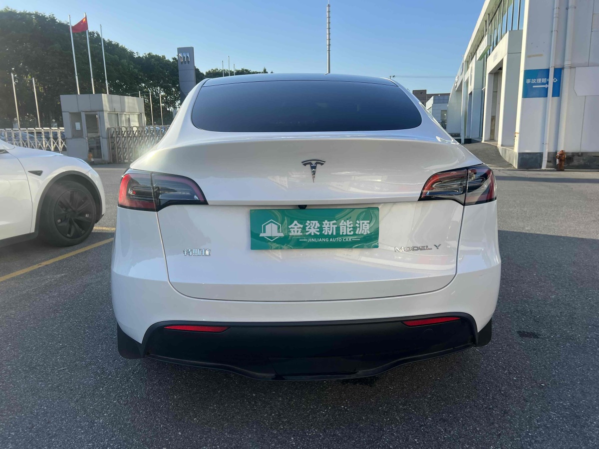 特斯拉 Model 3  2023款 長(zhǎng)續(xù)航煥新版 雙電機(jī)全輪驅(qū)動(dòng)圖片