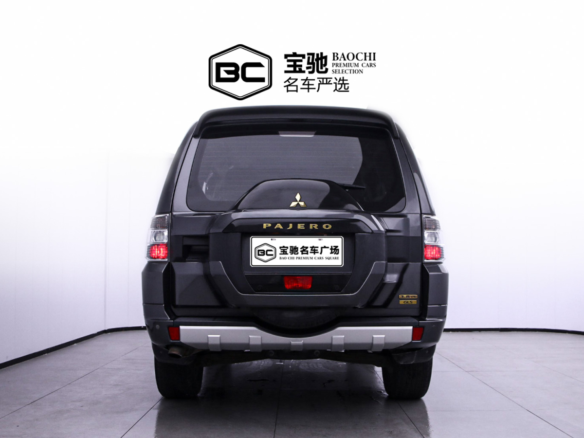 三菱 帕杰羅 2019款 帕杰羅V97 3.8L GLS 八氣 雙差 天窗(中東)圖片