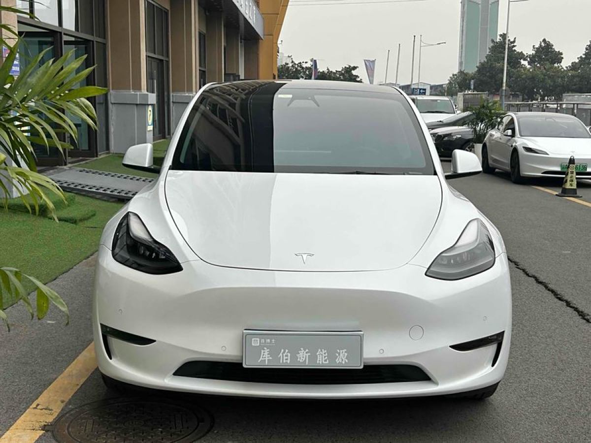 特斯拉 Model 3  2021款 改款 標(biāo)準(zhǔn)續(xù)航后驅(qū)升級版圖片