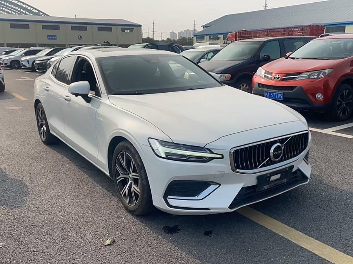 沃爾沃 S60L  2023款 B4 智遠(yuǎn)豪華版圖片