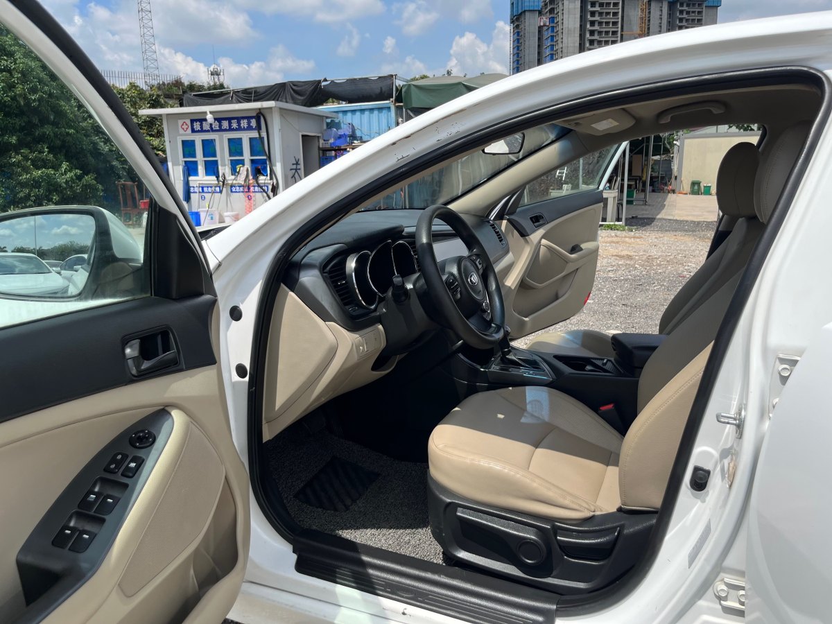 起亞 K5  2016款 2.0L 自動(dòng)GL圖片