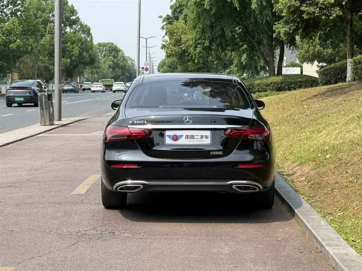 奔馳 奔馳E級(jí)  2023款 改款 E 300 L 時(shí)尚型圖片
