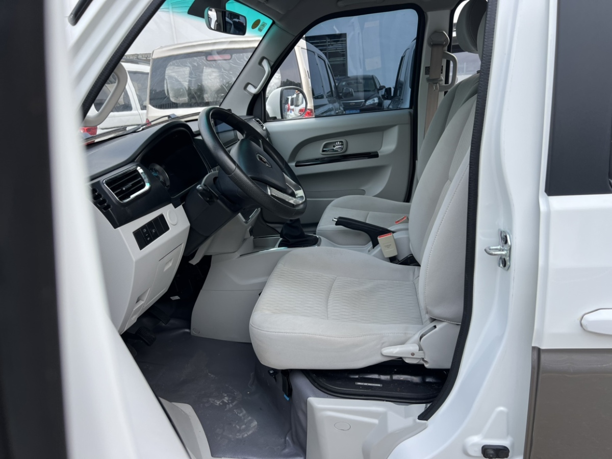 金杯 海獅S  2023款 1.5L 財(cái)富版客車5/6/7座中央空調(diào)版SWC15M圖片