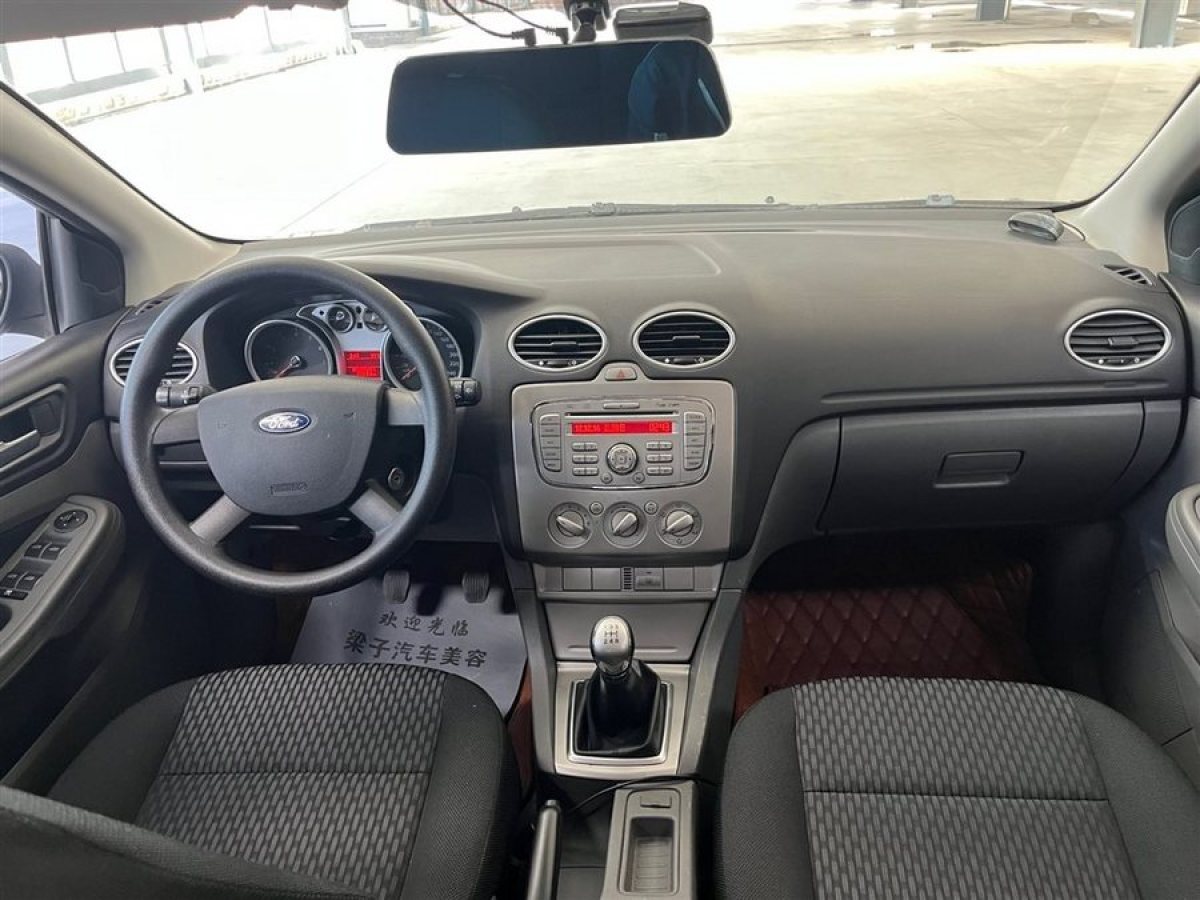福特 福克斯  2011款 两厢 1.8L 手动舒适型图片