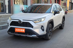 RAV4 豐田 榮放 2.0L CVT兩驅風尚版