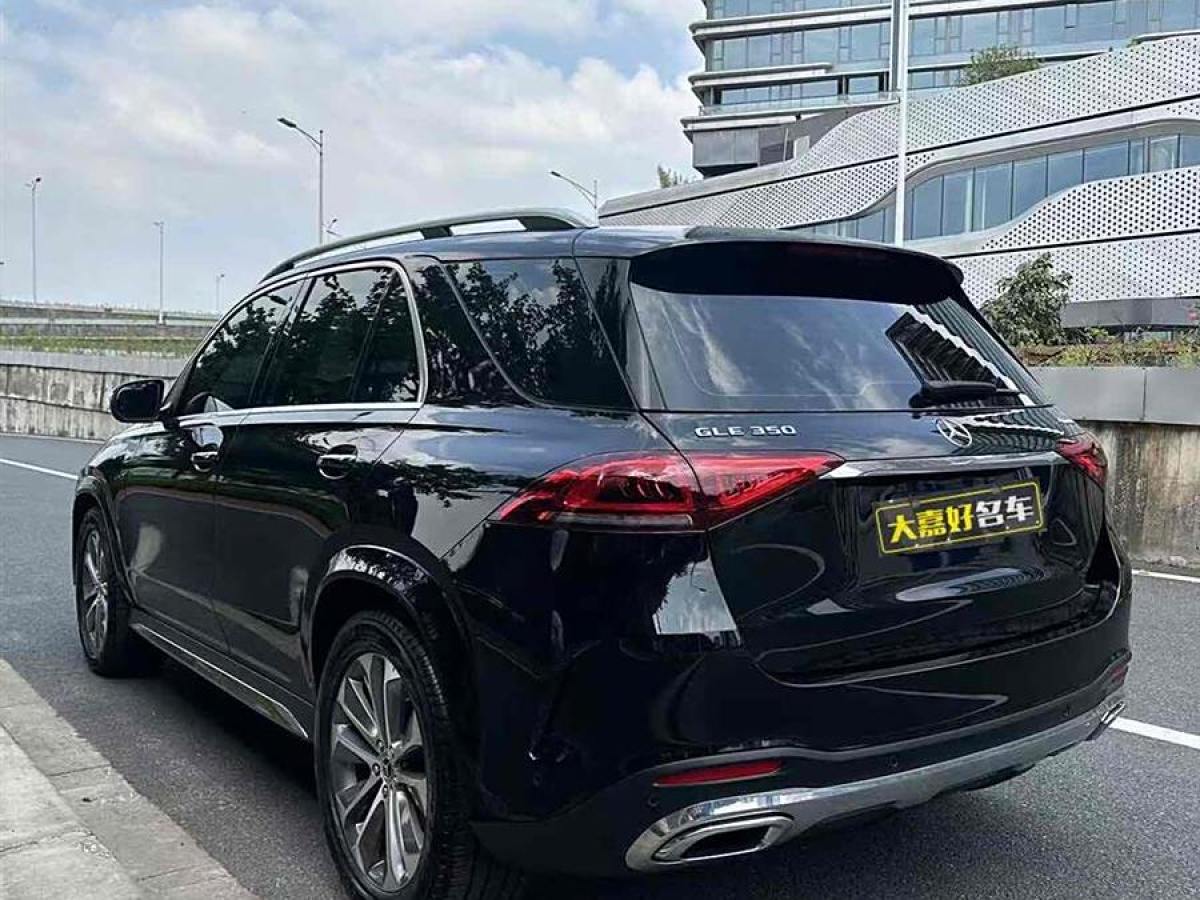 奔馳 奔馳GLE  2022款 改款 GLE 350 4MATIC 時(shí)尚型圖片