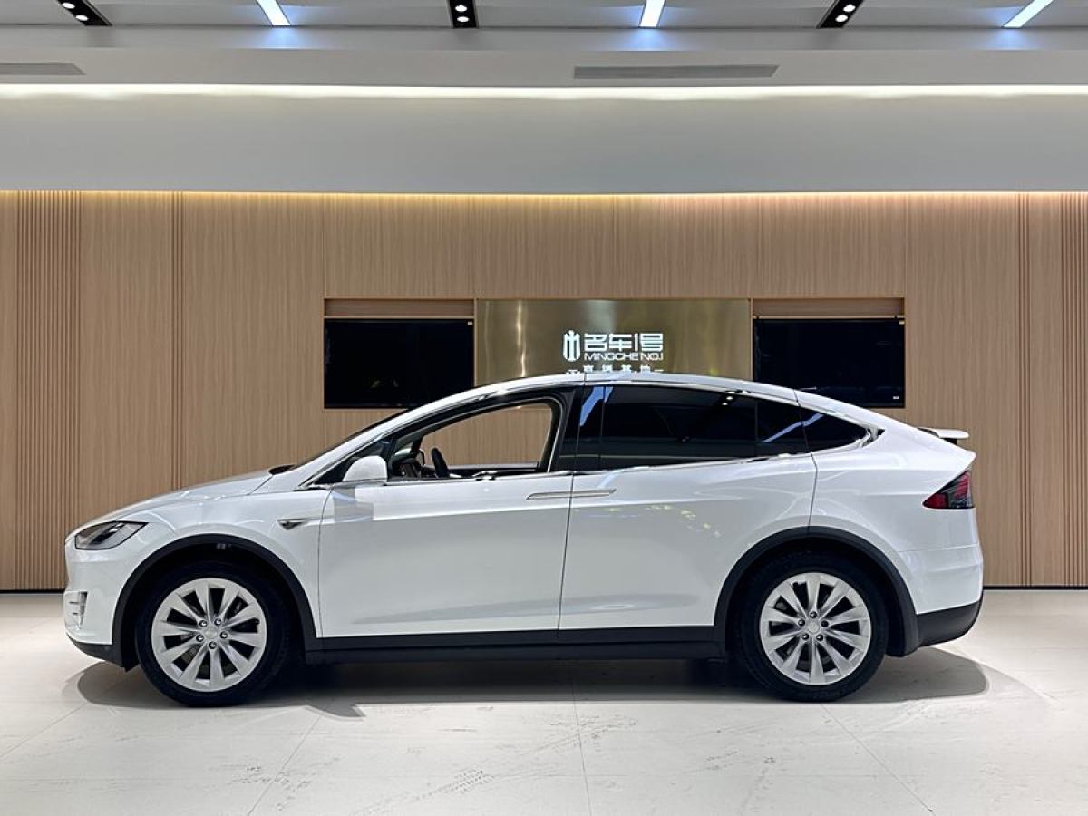 特斯拉 Model X  2016款 Model X 90D圖片