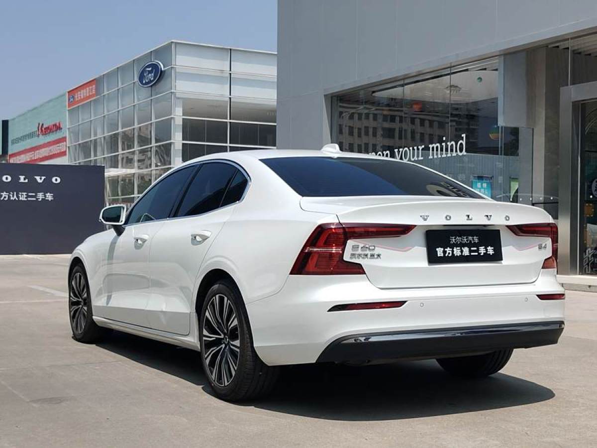 沃爾沃 S60L  2023款 B4 智遠(yuǎn)豪華版圖片